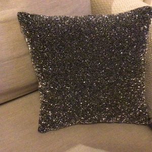 Decorative throw pillow